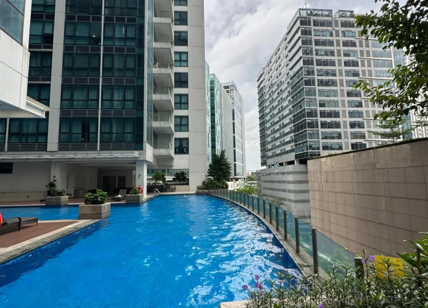Apartment 1 Bedroom Uptown Bgc Cozy Condo Netflix 200Mb Wi-Fi Manila