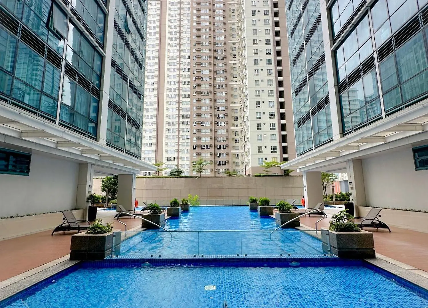 Apartment 1 Bedroom Uptown Bgc Cozy Condo Netflix 200Mb Wi-Fi Manila