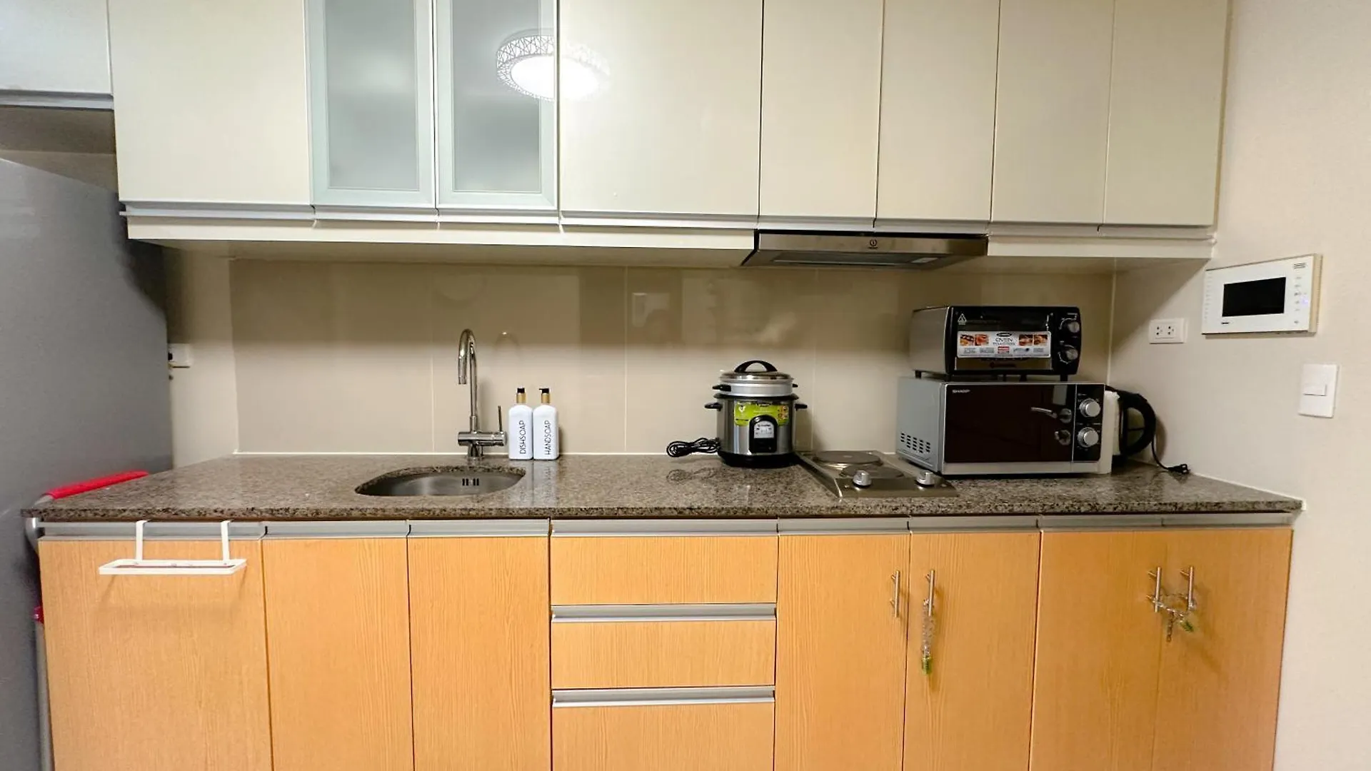 1 Bedroom Uptown Bgc Cozy Condo Netflix 200Mb Wi-Fi Manila