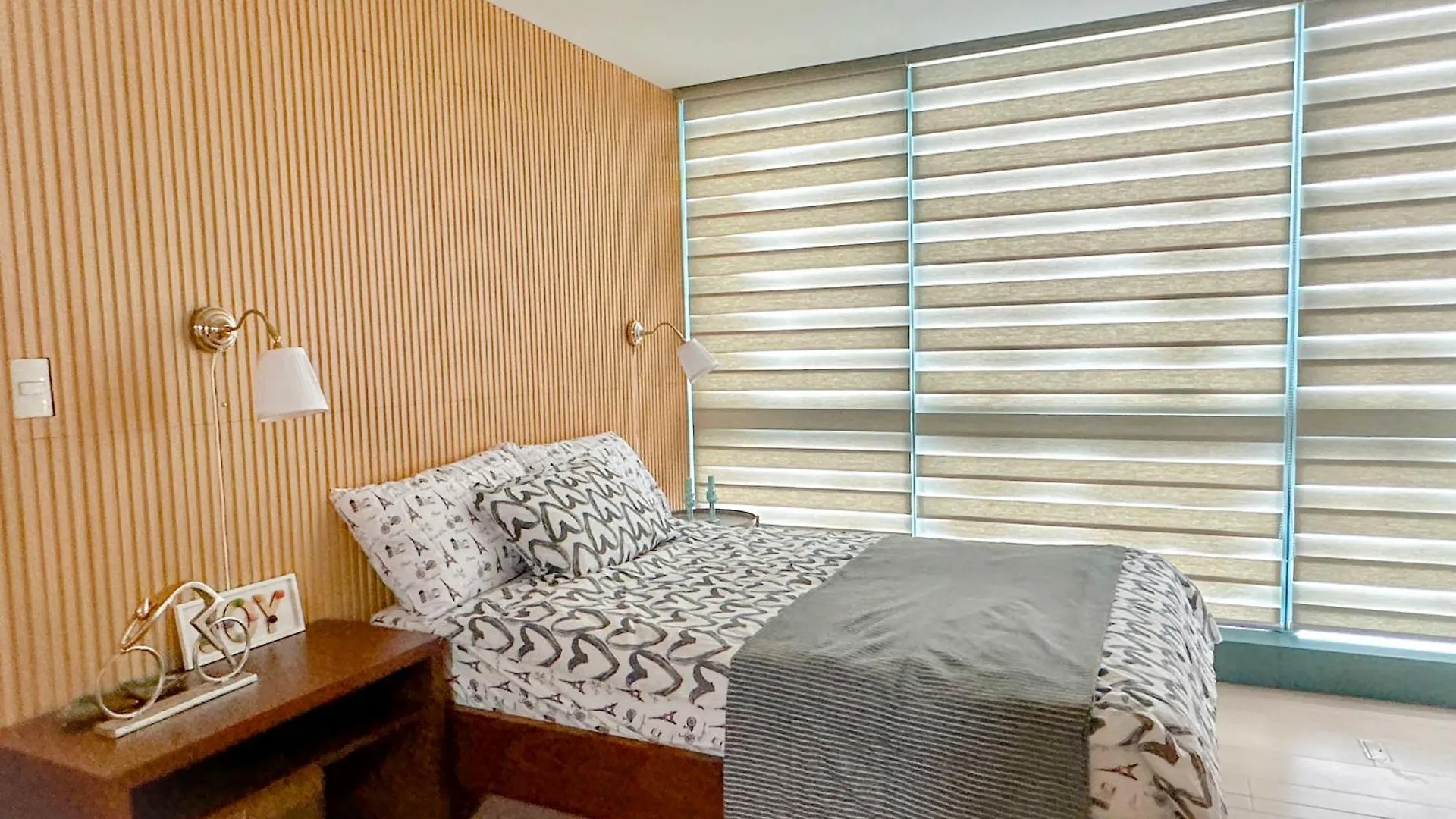 1 Bedroom Uptown Bgc Cozy Condo Netflix 200Mb Wi-Fi Manila